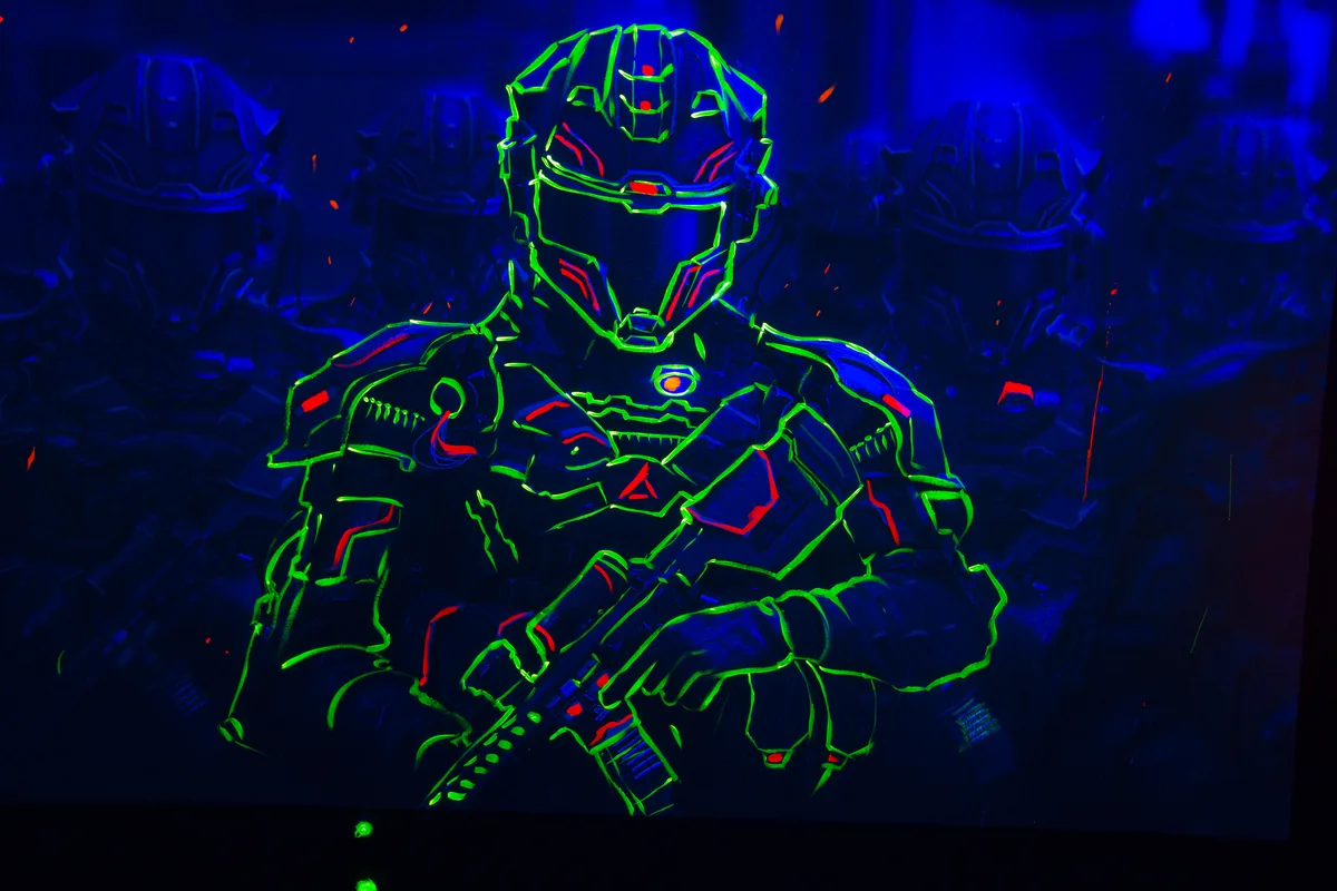 Vojnik pod UV svetlom