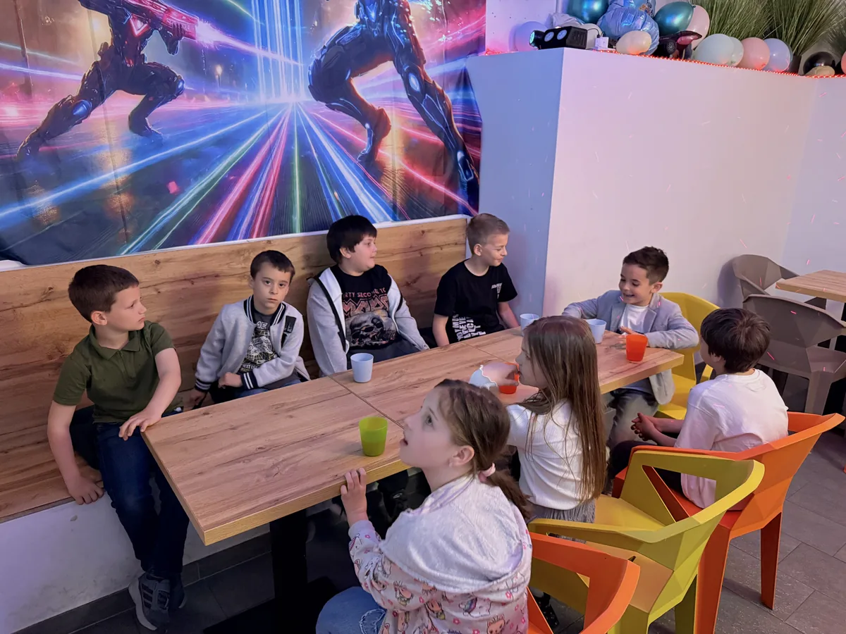 Cela ekipa slavljenika